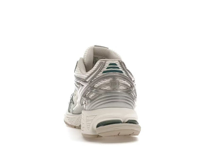 New Balance 1906R Silver Metallic Cream